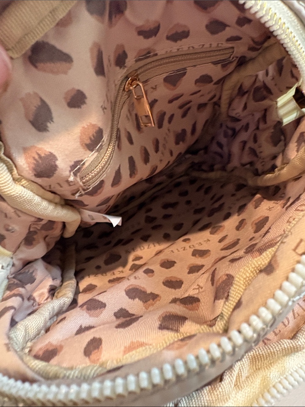 Kedzie - Cloud 9 Convertible Sling Bag, purse. NWT. Beige. - Picture 6 of 13
